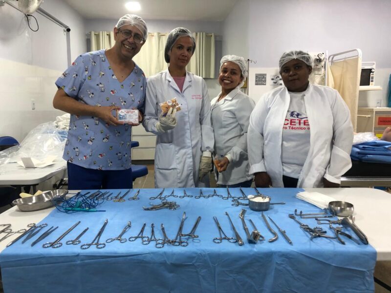 Aula prática de Instrumentação Cirúrgica no CETESI — foto 1