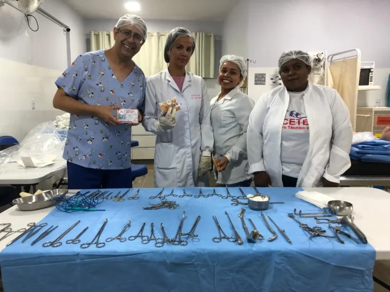 Aula prática de Instrumentação Cirúrgica no CETESI — foto 1