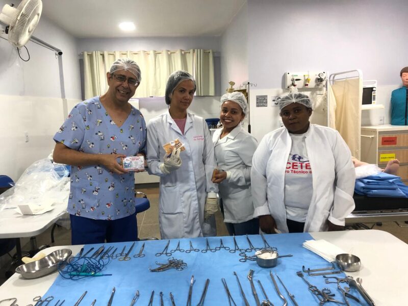 Aula prática de Instrumentação Cirúrgica no CETESI — foto 2