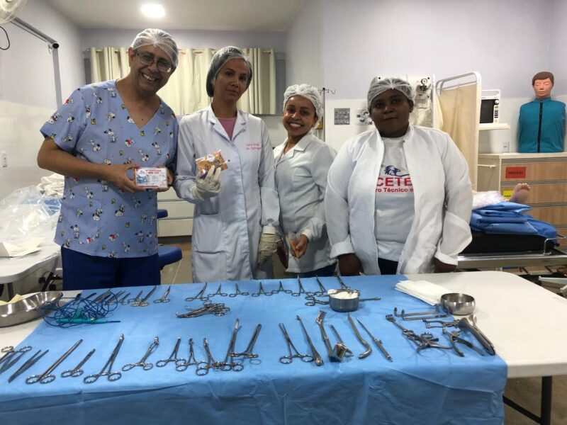 Aula prática de Instrumentação Cirúrgica no CETESI — foto 3
