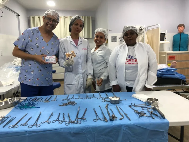 Aula prática de Instrumentação Cirúrgica no CETESI — foto 3