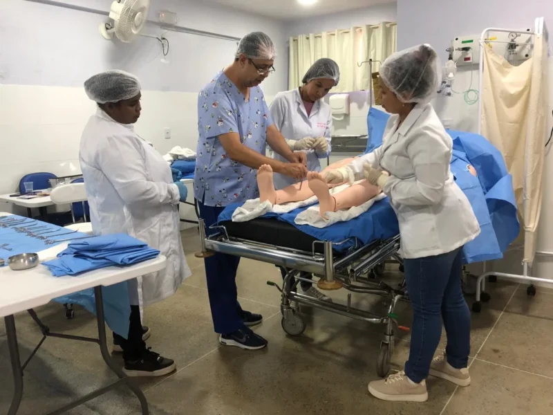 Aula prática de Instrumentação Cirúrgica no CETESI — foto 6